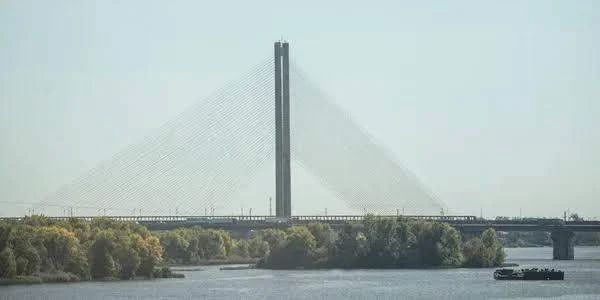 По Южному мосту в Киеве нанесен очередной, уже шестой по счету удар