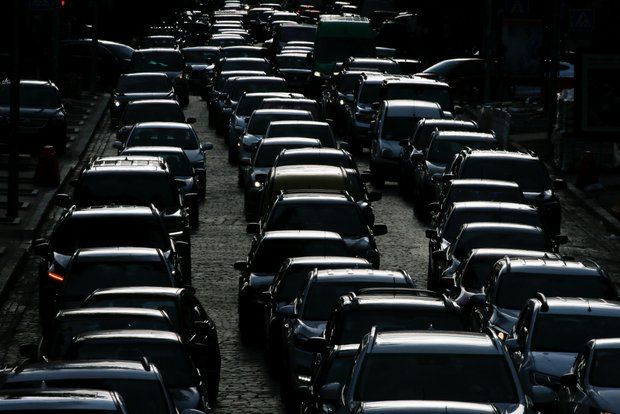 В Киеве усугубился транспортный коллапс после удара по Южному мосту