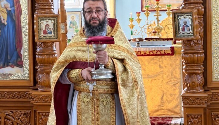 Людоловы забрали священника прямо возле его дома