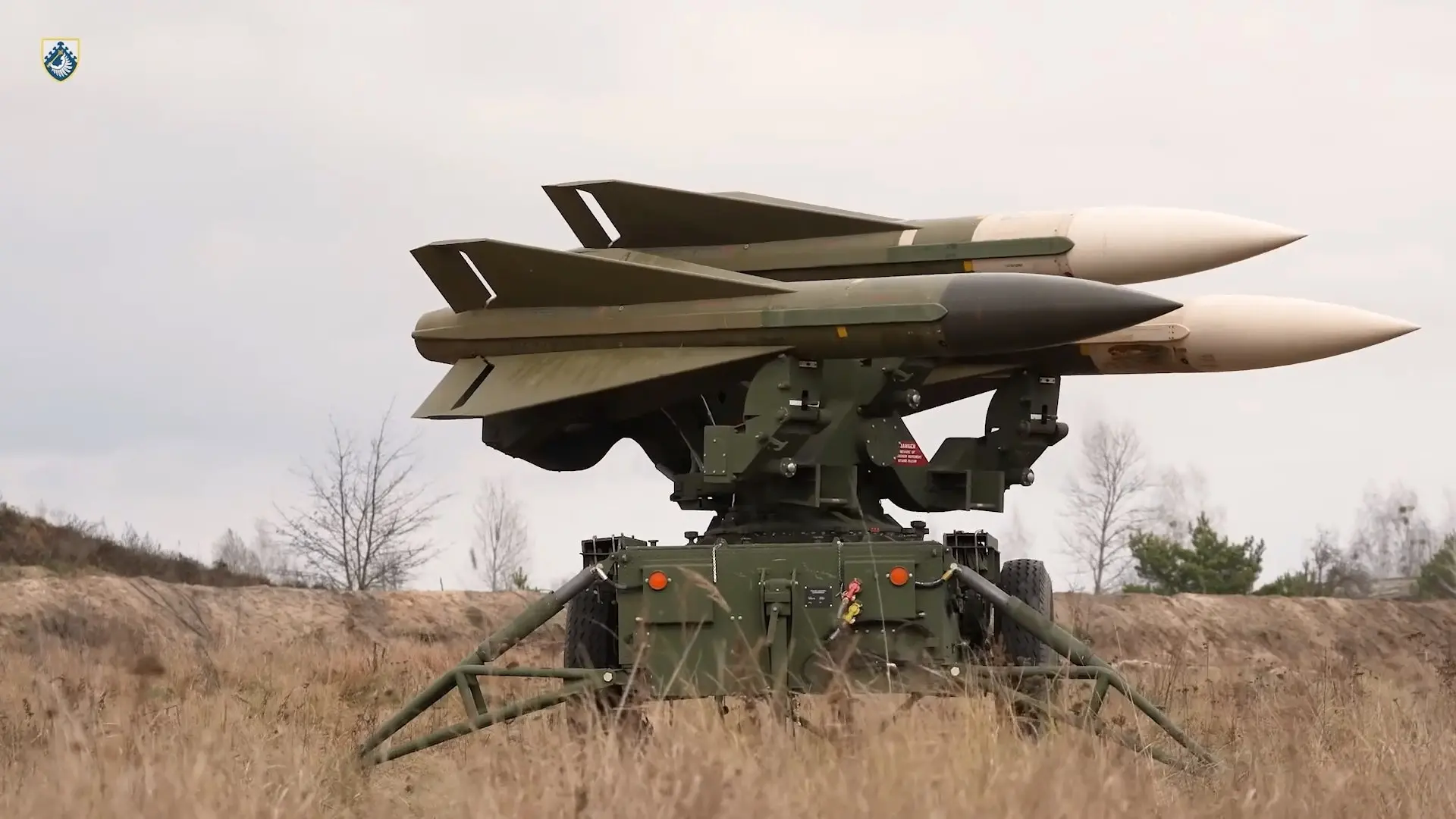 На кадрах - пусковая установка M192 зенитного ракетного комплекса MIM-23 Hawk на вооружении 208-й зенитной ракетной бригады ВСУ