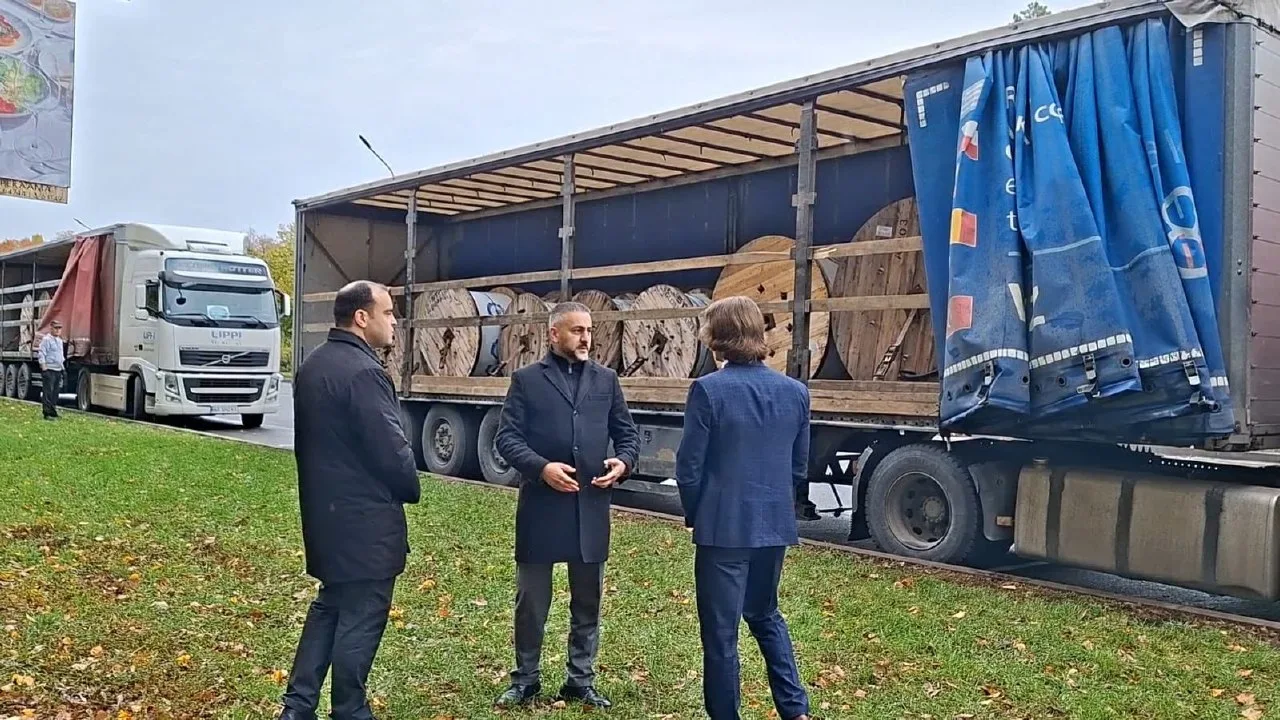 Два майора: Азербайджан доставил Украине энергооборудование на $1,5 млн: 9 трансформаторов и 186 км кабеля