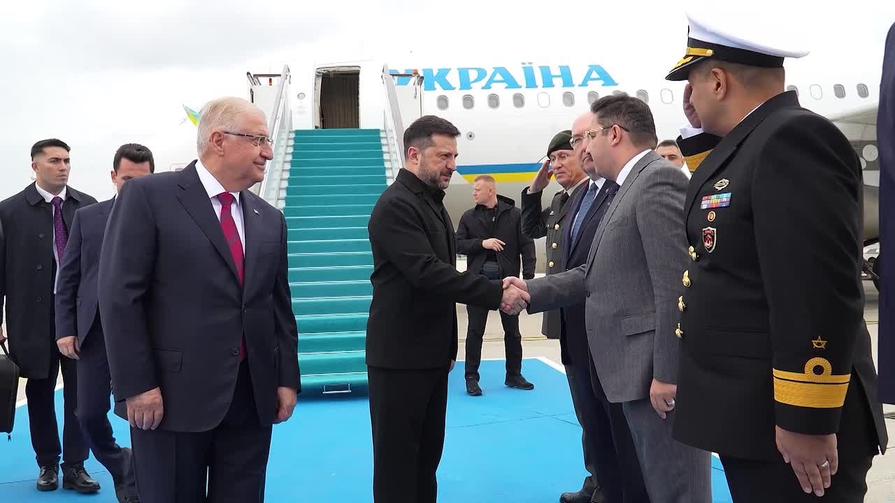 Зеленский прибыл в Стамбул для переговоров с президентом Турции Реджепом Тайипом Эрдоганом