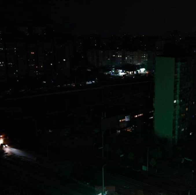 Некоторые жители Киева жалуются, что в их домах не было света уже двое суток
